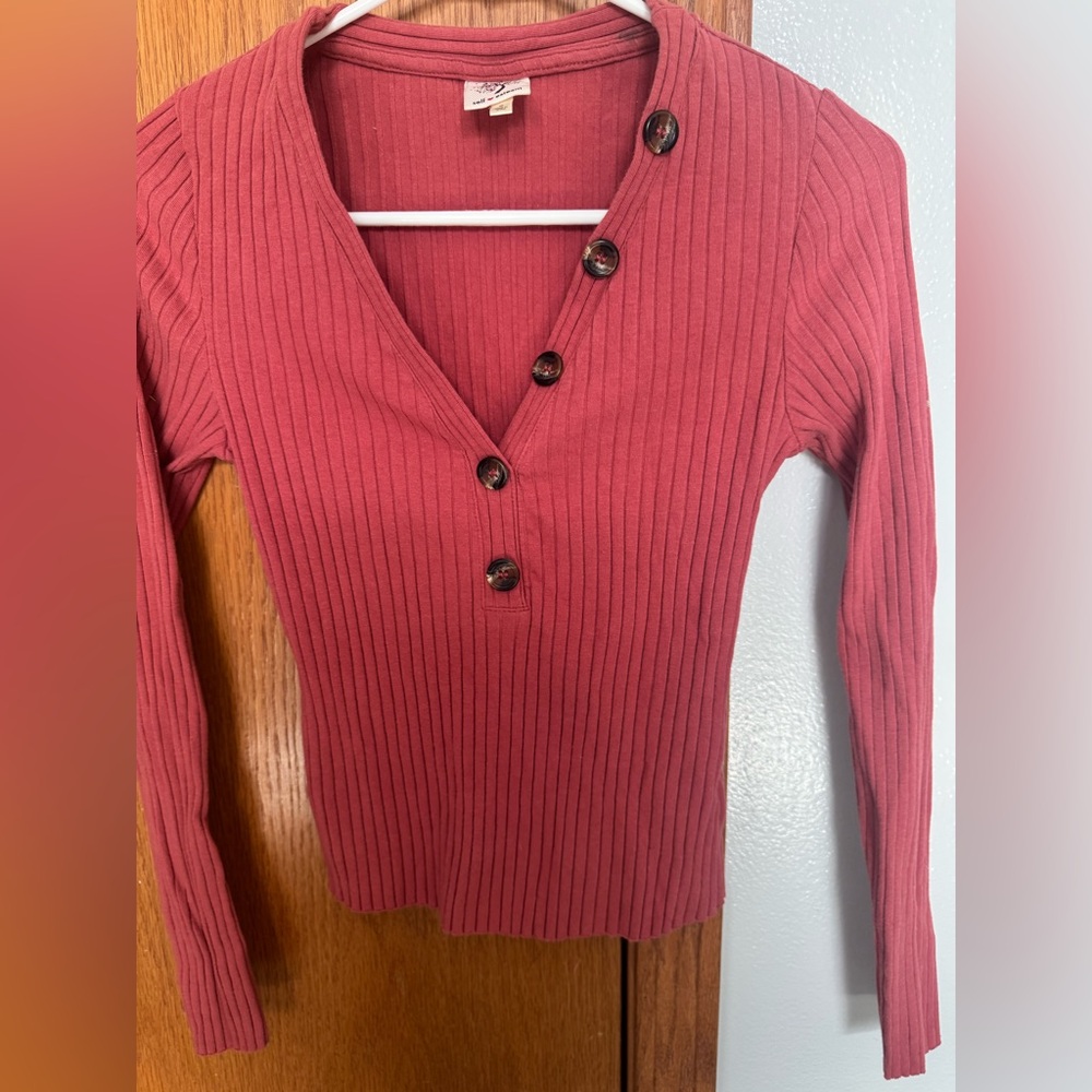 Self Esteem size SMALL light mauve V-neck with asymmetric button detail
